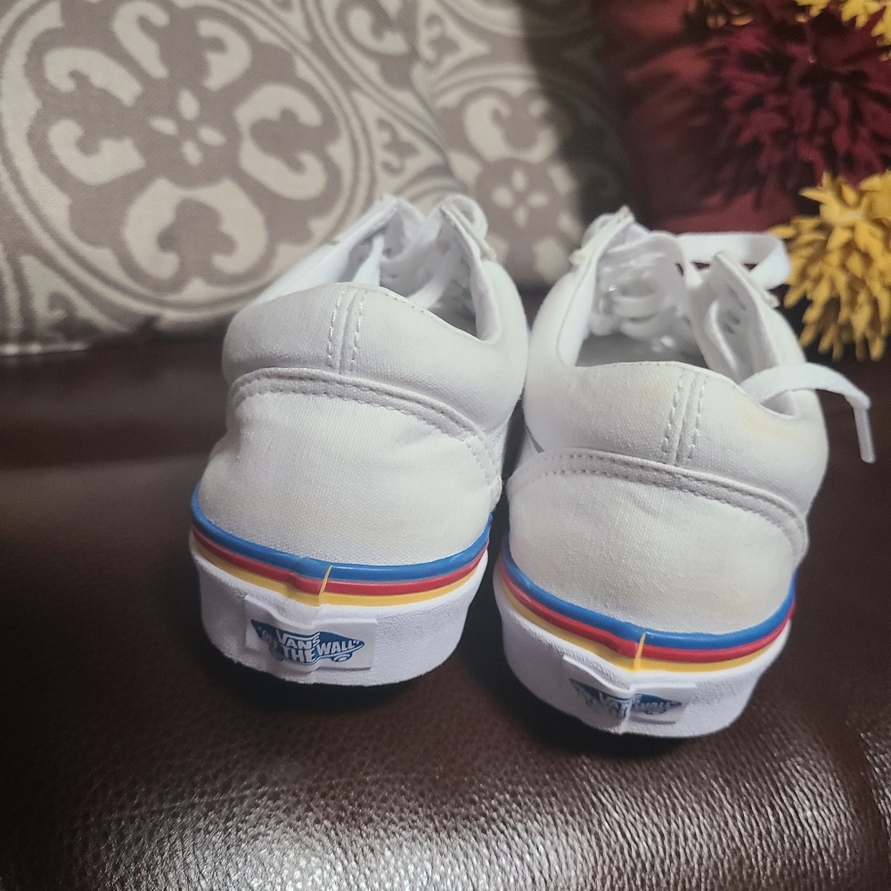 Vans - Picture 3 of 6